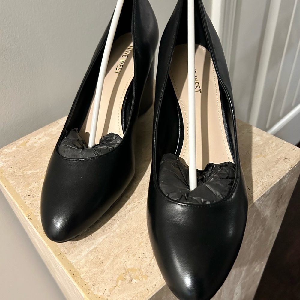 Brand New Nine West Wedge Heel Shoe.